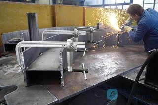 Stalowy zacisk śrubowy 800x175mm BESSEY